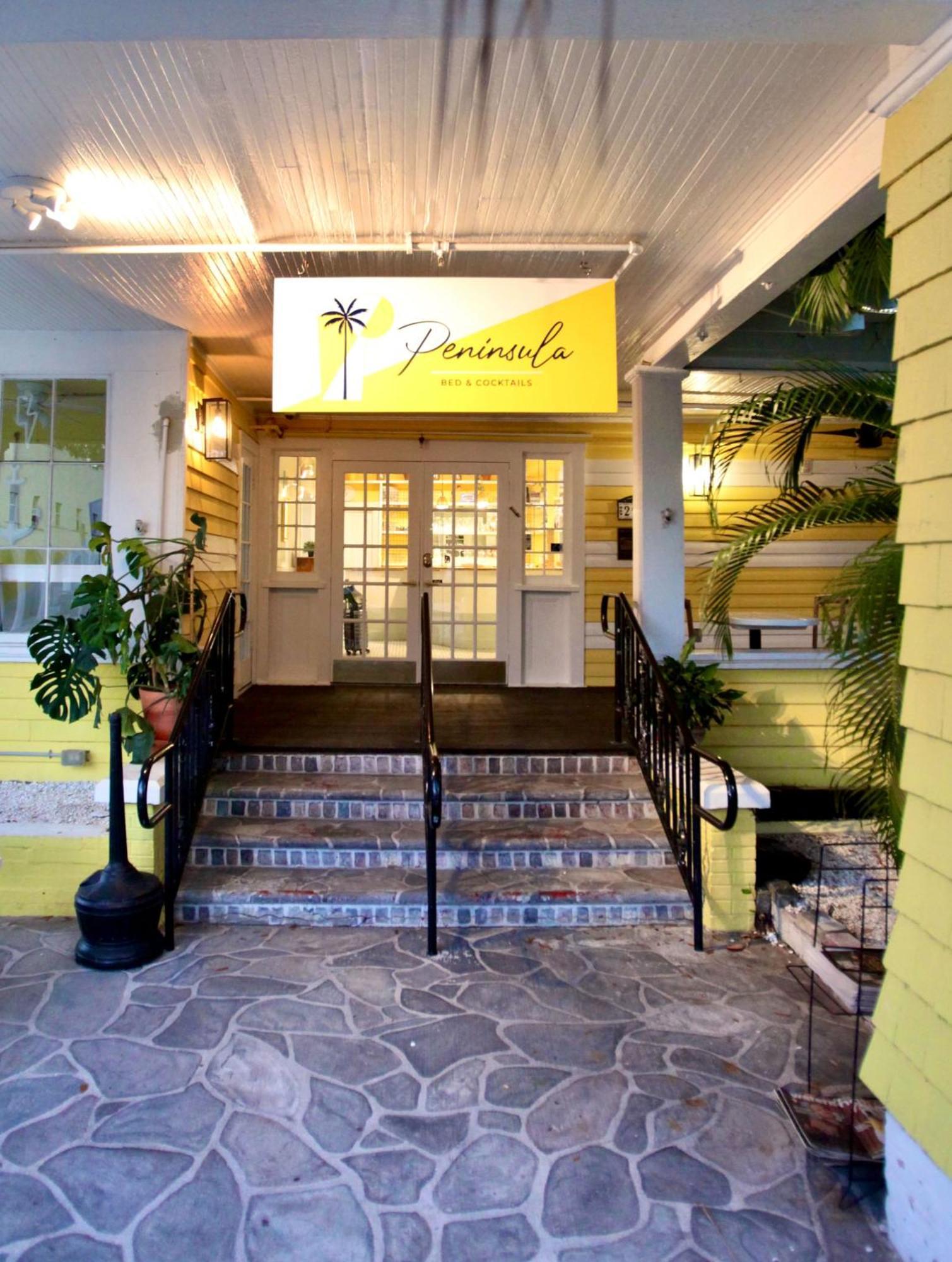 Peninsula Bed & Cocktails Hotel Gulfport Exterior photo