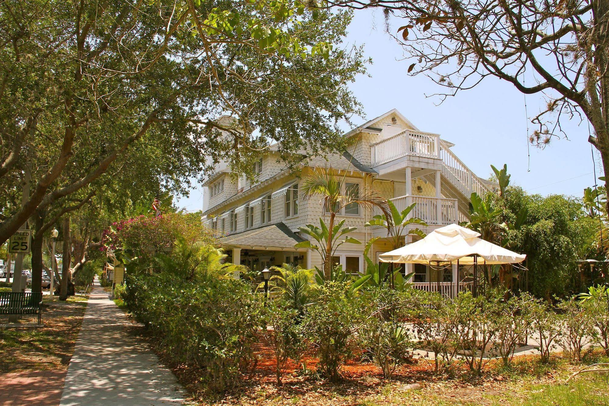 Peninsula Bed & Cocktails Hotel Gulfport Exterior photo