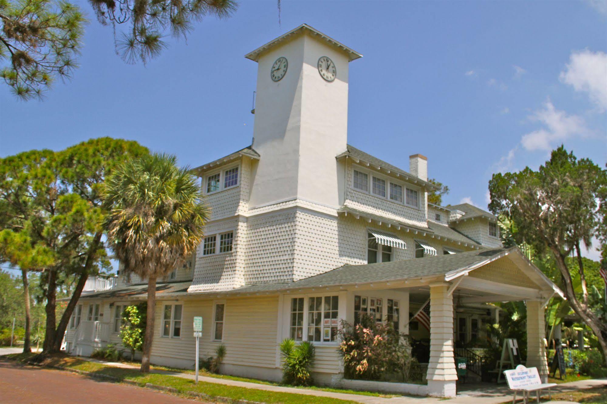Peninsula Bed & Cocktails Hotel Gulfport Exterior photo